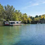 Ocarujuci Houseboat Na Dunaji Holiday home Bratislava