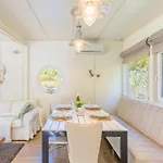 Ocarujuci Houseboat Na Dunaji Bratislava