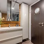 Holiday home Ocarujuci Houseboat Na Dunaji *
