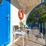 Holiday home Ocarujuci Houseboat Na Dunaji