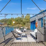Ocarujuci Houseboat Na Dunaji Holiday home *