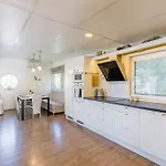 Ocarujuci Houseboat Na Dunaji * Bratislava