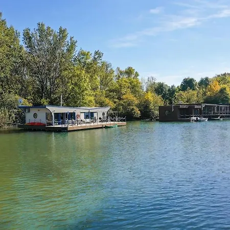 Ocarujuci Houseboat Na Dunaji Vakantiehuis Bratislava