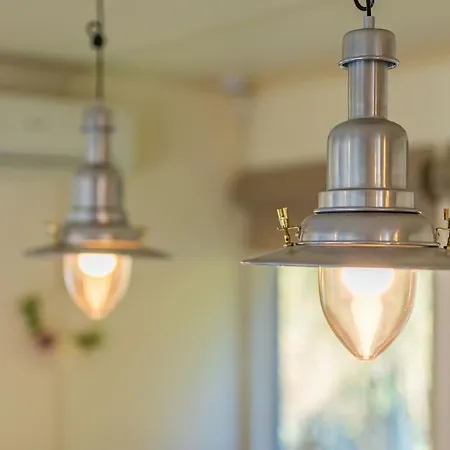 Будинок відпочинку Ocarujuci Houseboat Na Dunaji *