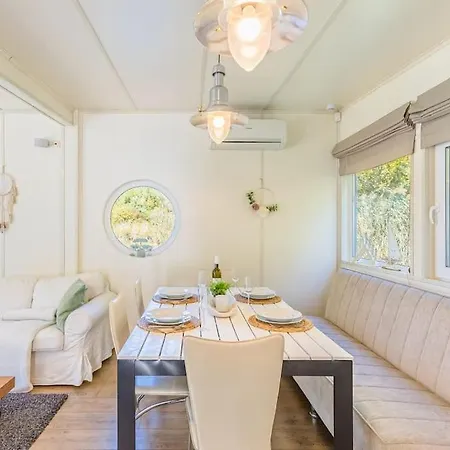 Ocarujuci Houseboat Na Dunaji Братислава