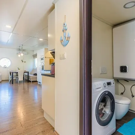 Ocarujuci Houseboat Na Dunaji Дом отдыха