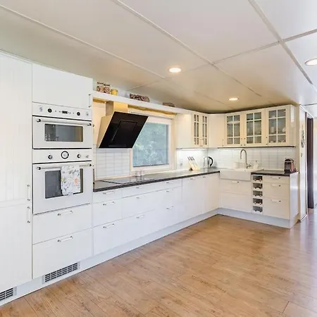 Vakantiehuis Ocarujuci Houseboat Na Dunaji *