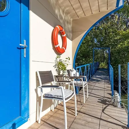Vakantiehuis Ocarujuci Houseboat Na Dunaji