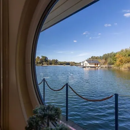 Ocarujuci Houseboat Na Dunaji * Pozsony