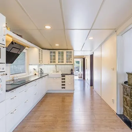Ocarujuci Houseboat Na Dunaji Vakantiehuis Bratislava
