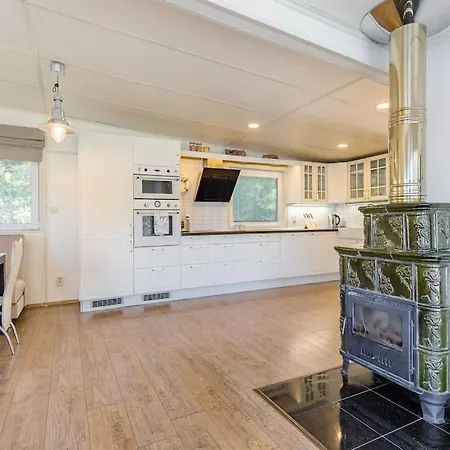 Будинок відпочинку Ocarujuci Houseboat Na Dunaji *