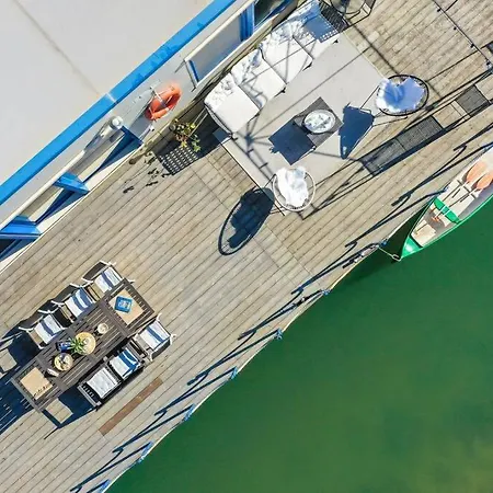 Nyaraló Ocarujuci Houseboat Na Dunaji Pozsony