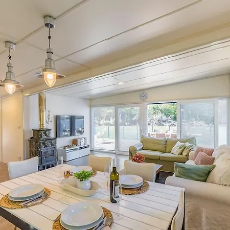 Ocarujuci Houseboat Na Dunaji Дом отдыха Братислава