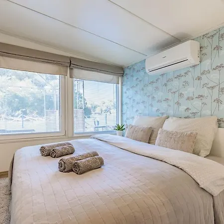 Vakantiehuis Ocarujuci Houseboat Na Dunaji