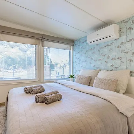 Nyaraló Ocarujuci Houseboat Na Dunaji