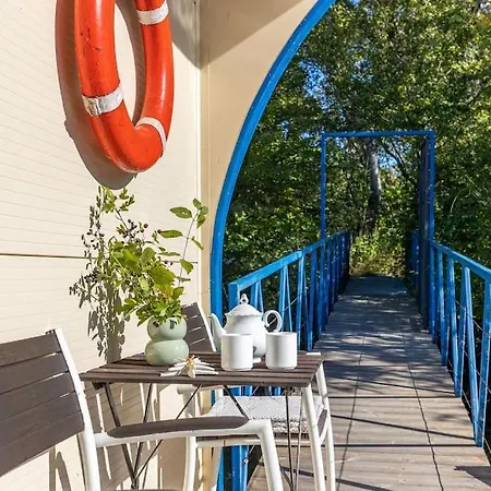 Ocarujuci Houseboat Na Dunaji Vakantiehuis Bratislava