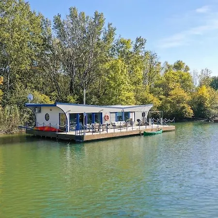 Ocarujuci Houseboat Na Dunaji Братислава