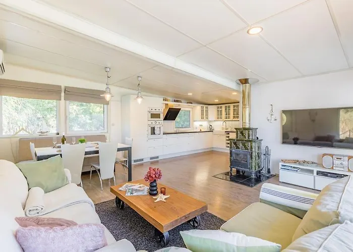 Prázdninový dům Ocarujuci Houseboat Na Dunaji