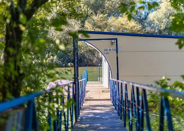 Prázdninový dům Ocarujuci Houseboat Na Dunaji