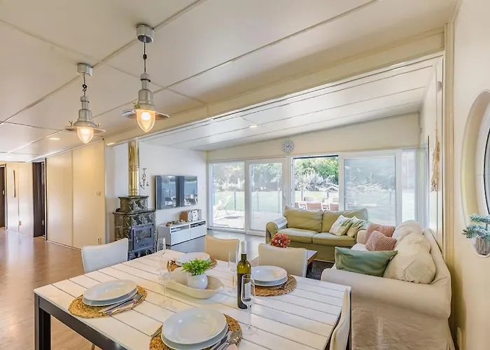 Ocarujuci Houseboat Na Dunaji Prázdninový dům Bratislava