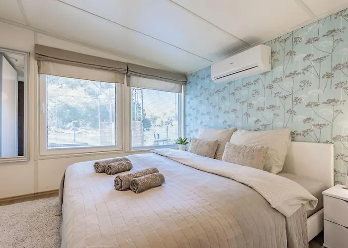 Case de vacanță Ocarujuci Houseboat Na Dunaji