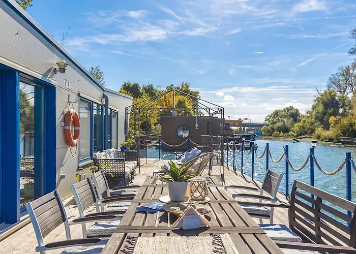 Tatil Evi Ocarujuci Houseboat Na Dunaji Bratislava