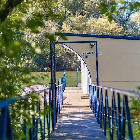 Prázdninový dům Ocarujuci Houseboat Na Dunaji