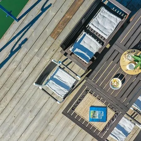 Prázdninový dům Ocarujuci Houseboat Na Dunaji *