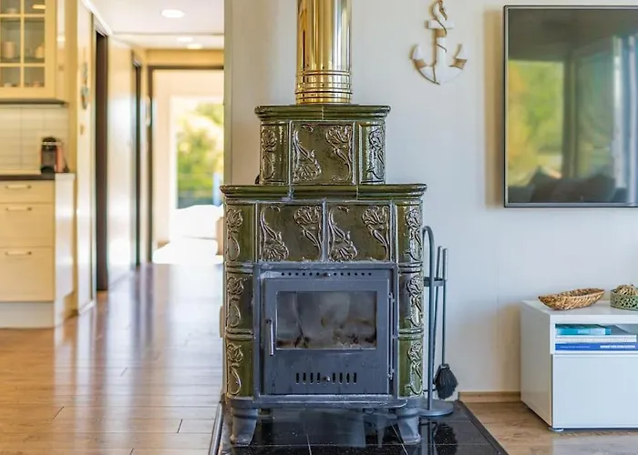 Σπίτι διακοπών Ocarujuci Houseboat Na Dunaji Μπρατισλάβα